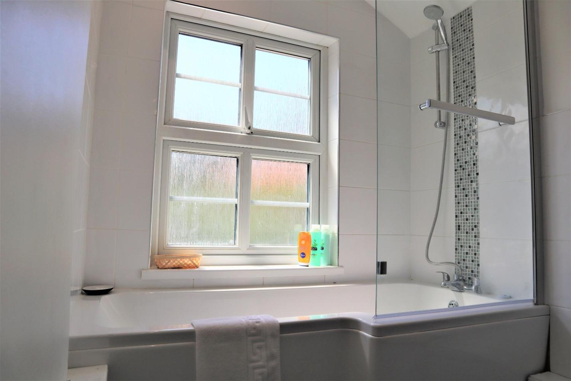 Victoria 4 Bedroom Serviced House Short Lets - Near Northampton Gen Hosp & Town Centre Luaran gambar