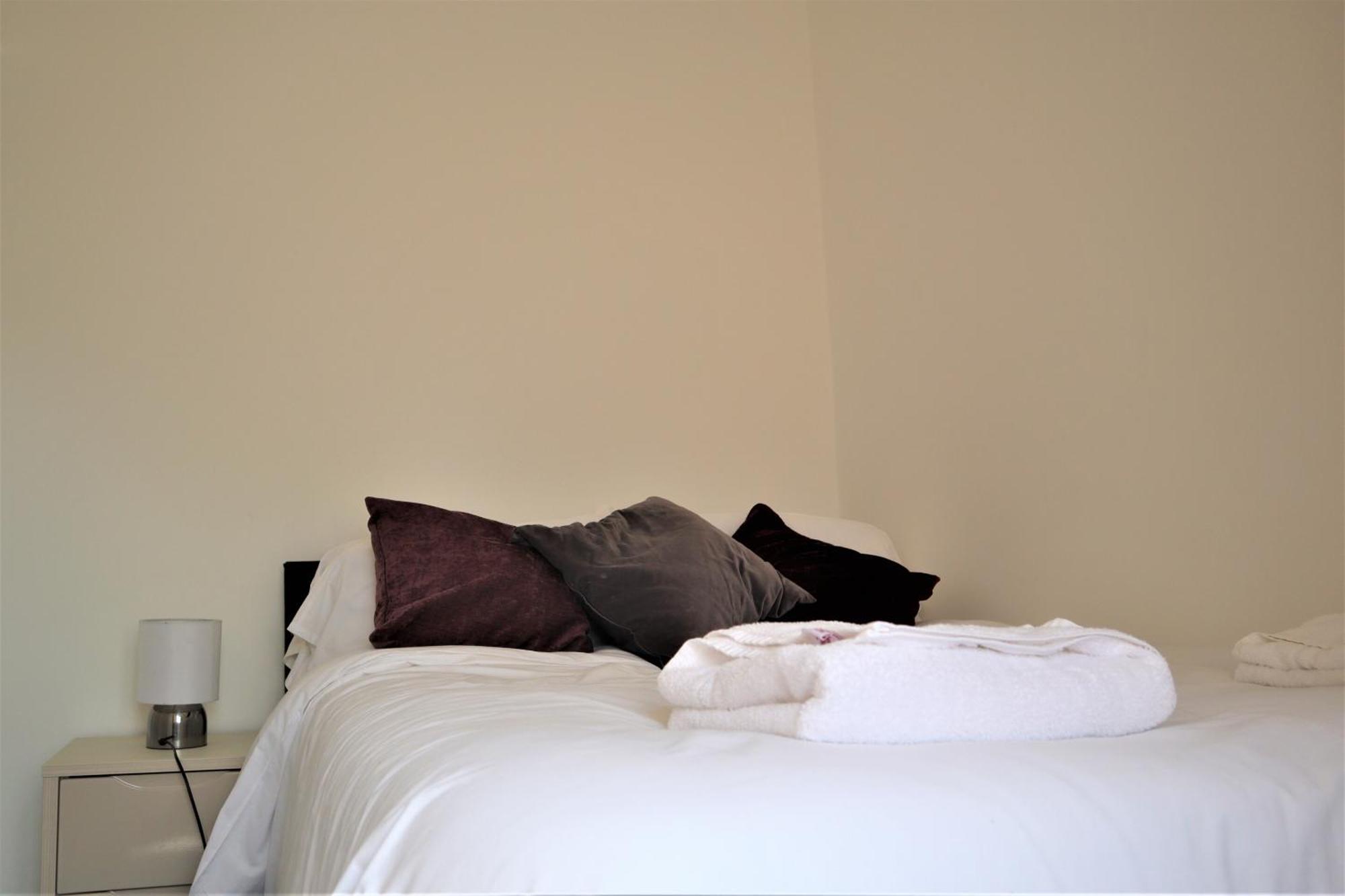Victoria 4 Bedroom Serviced House Short Lets - Near Northampton Gen Hosp & Town Centre Luaran gambar